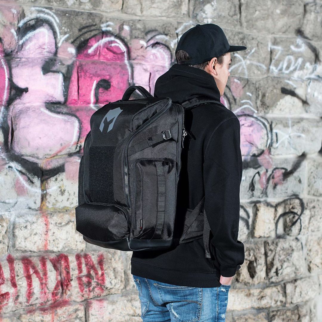 Caturix Attachader 17.3″ Backpack Black