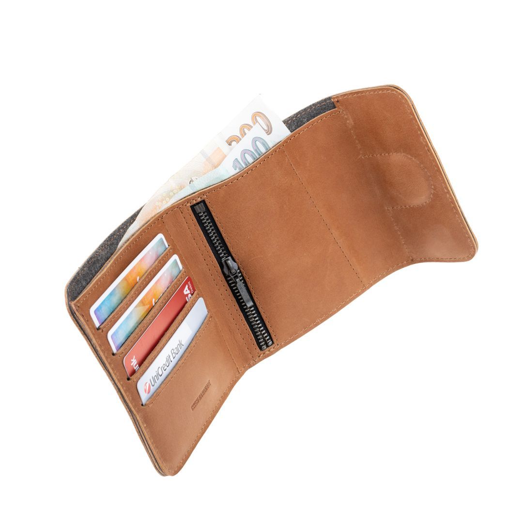 FIXED Classic Wallet for AirTag Brown
