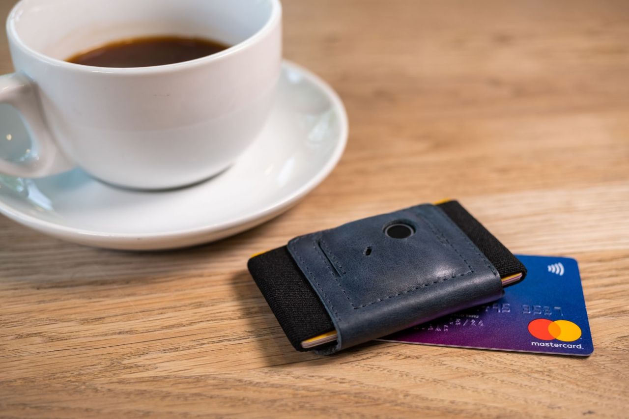 FIXED Bőr pénztárca Smile Tiny Wallet with smart tracker Smile PRO Kék