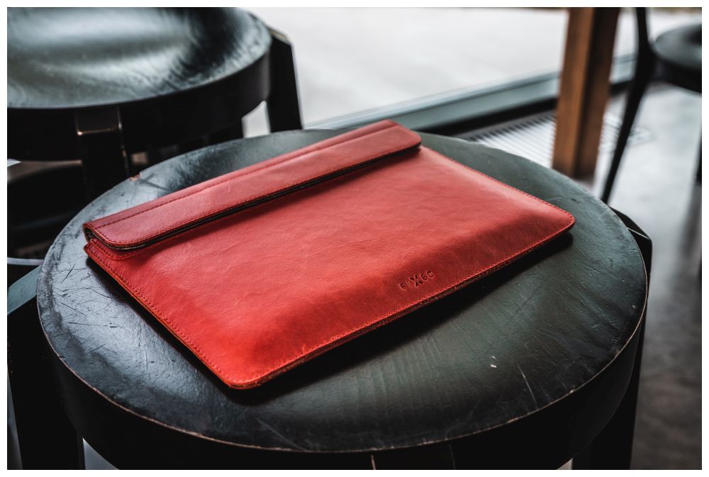 FIXED Oxford leather case for Apple MacBook Air 15" (2023) M2, red