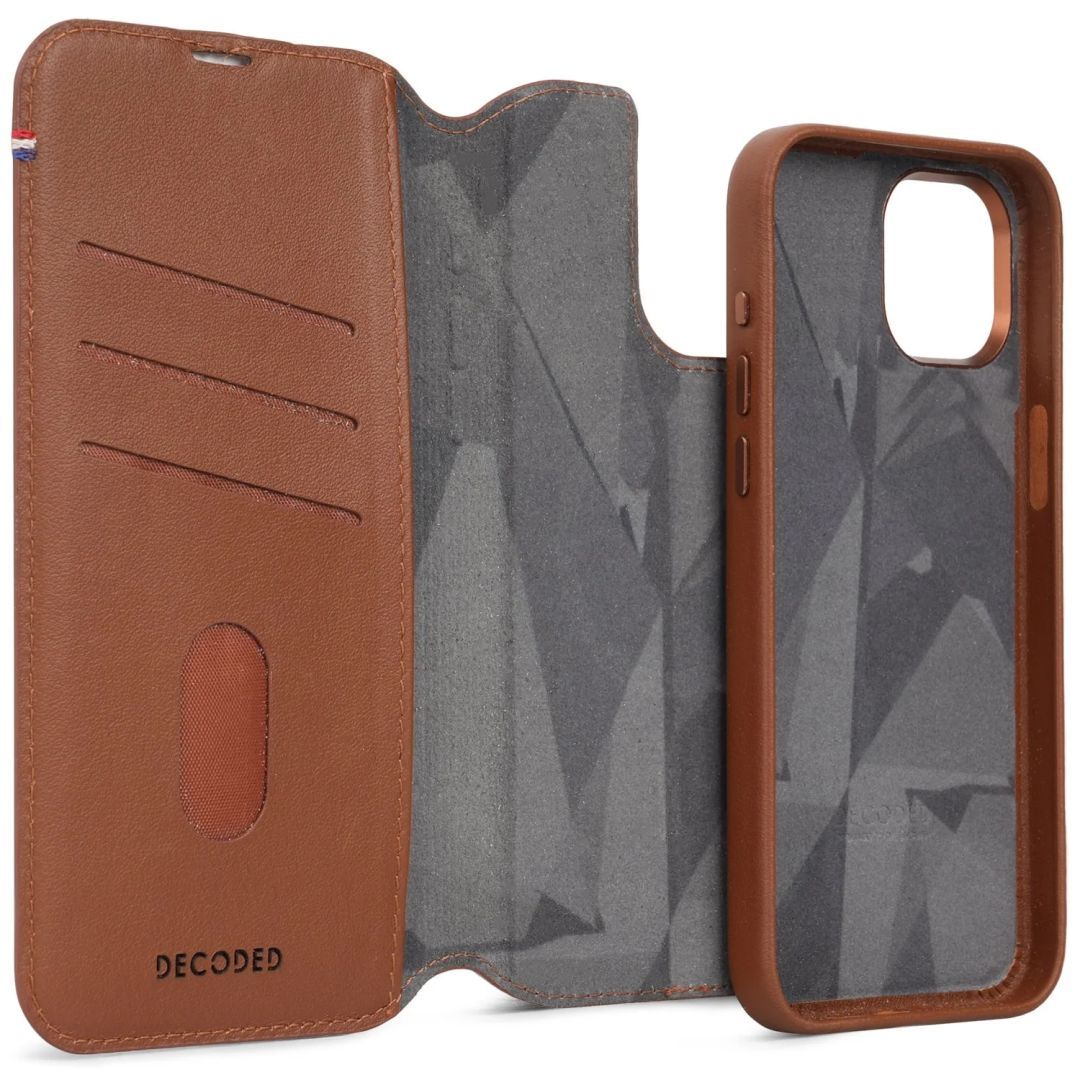 Decoded iPhone 15 Case Leather Detachable Wallet Tan