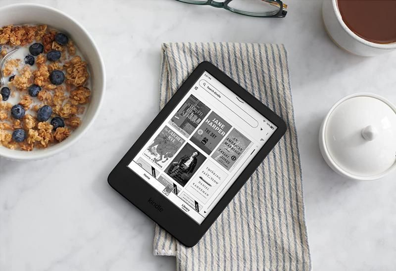 Amazon Kindle Paperwhite 5 6" E-book olvasó 16GB Black (Reklám mentes)