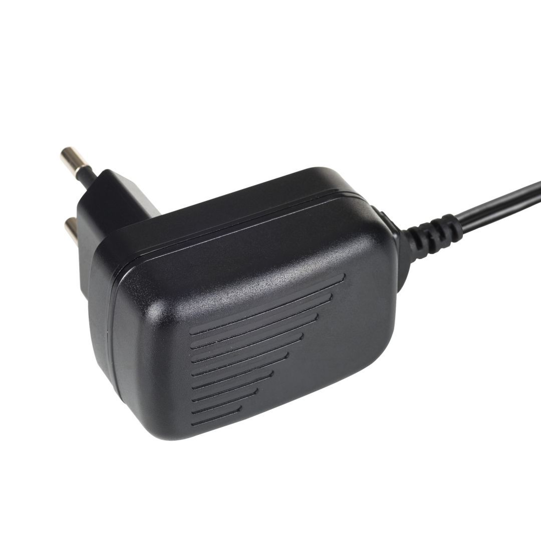 Akyga AK-TB-21 Universal power adapter 1,5m Black