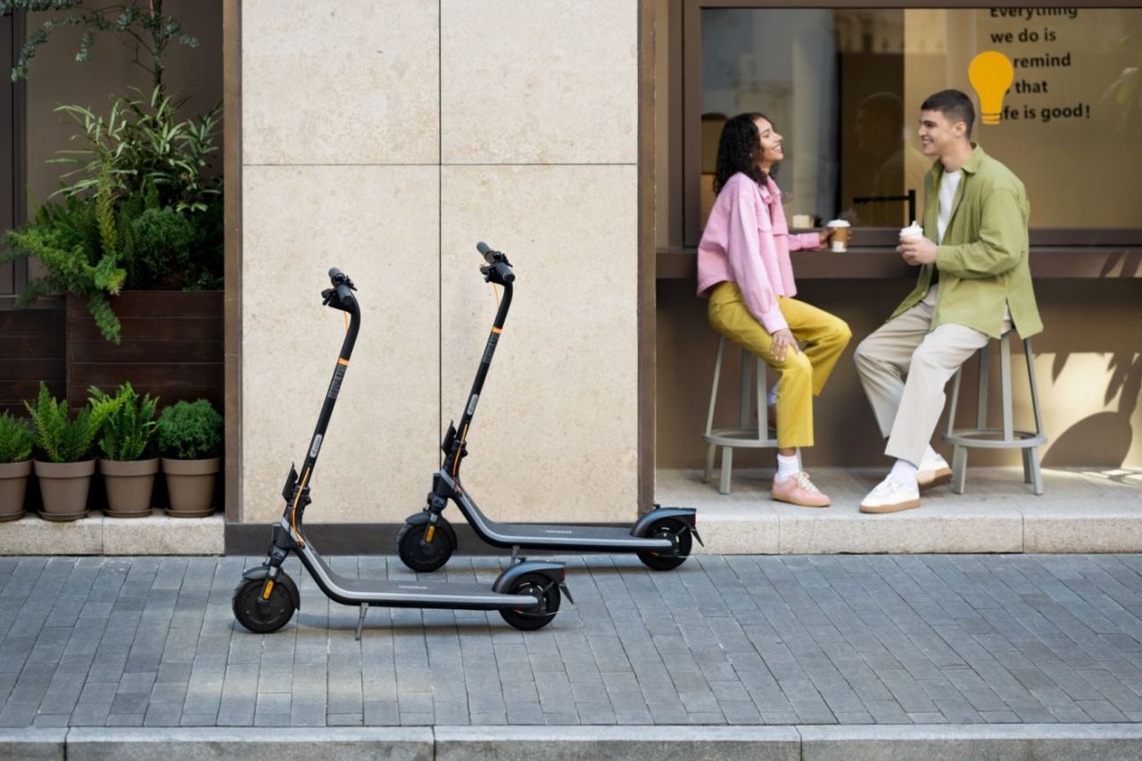 Segway-Ninebot KickScooter E2 Plus E II Elektromos Roller Black