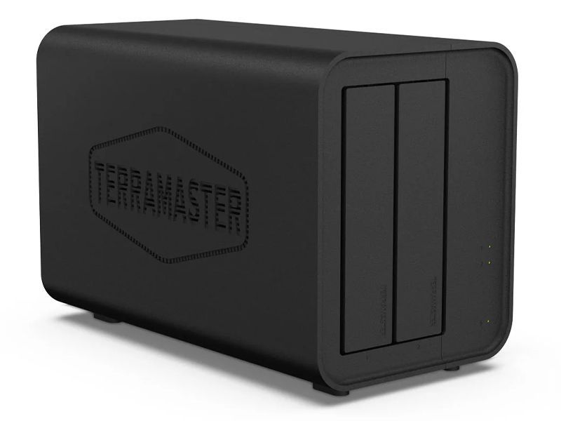 TerraMaster D5 Hybrid (2xHDD + 3xM.2 SSD)