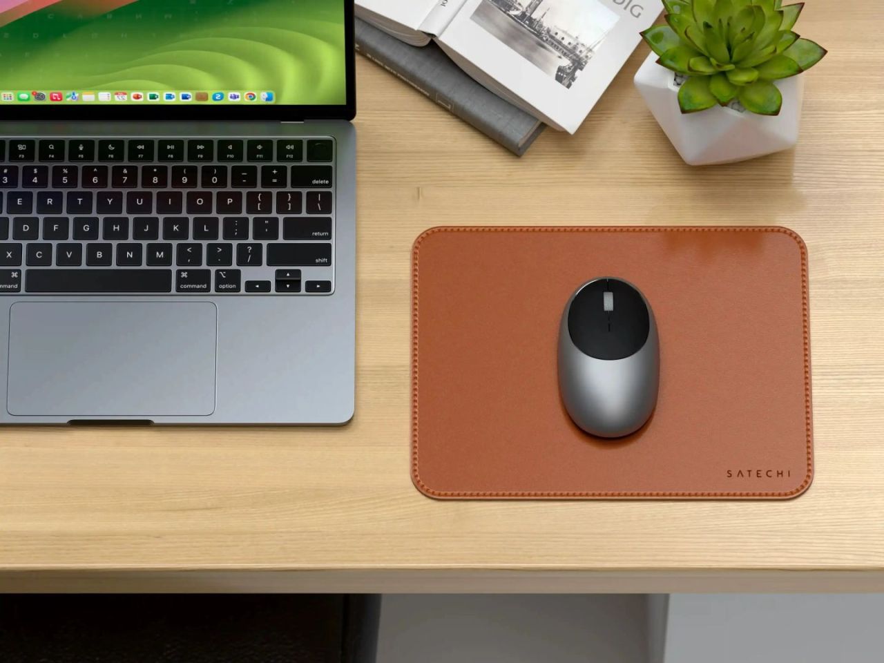 Satechi Vegan-Leather Premium Mouse Pad Brown