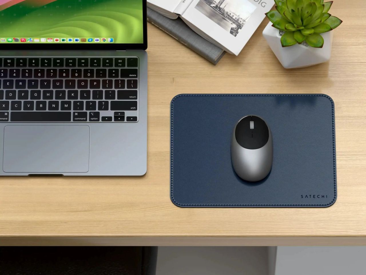 Satechi Vegan-Leather Premium Mouse Pad Blue