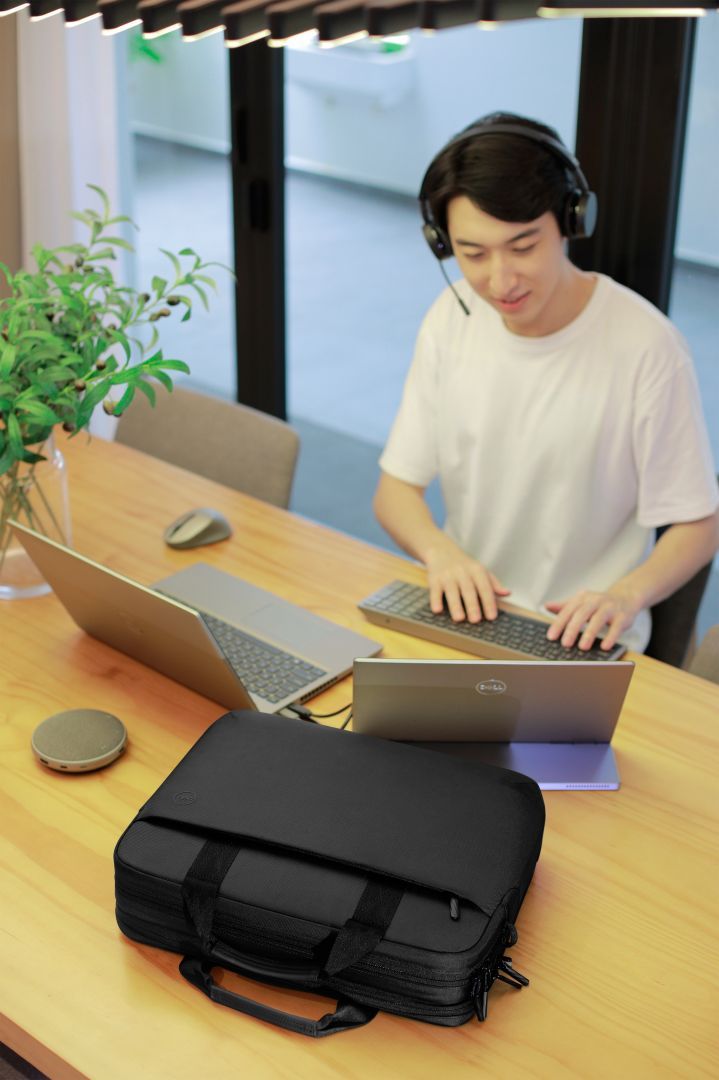 Dell EcoLoop Pro Briefcase 16" Black Dell EcoLoop Pro Briefcase 16" Black