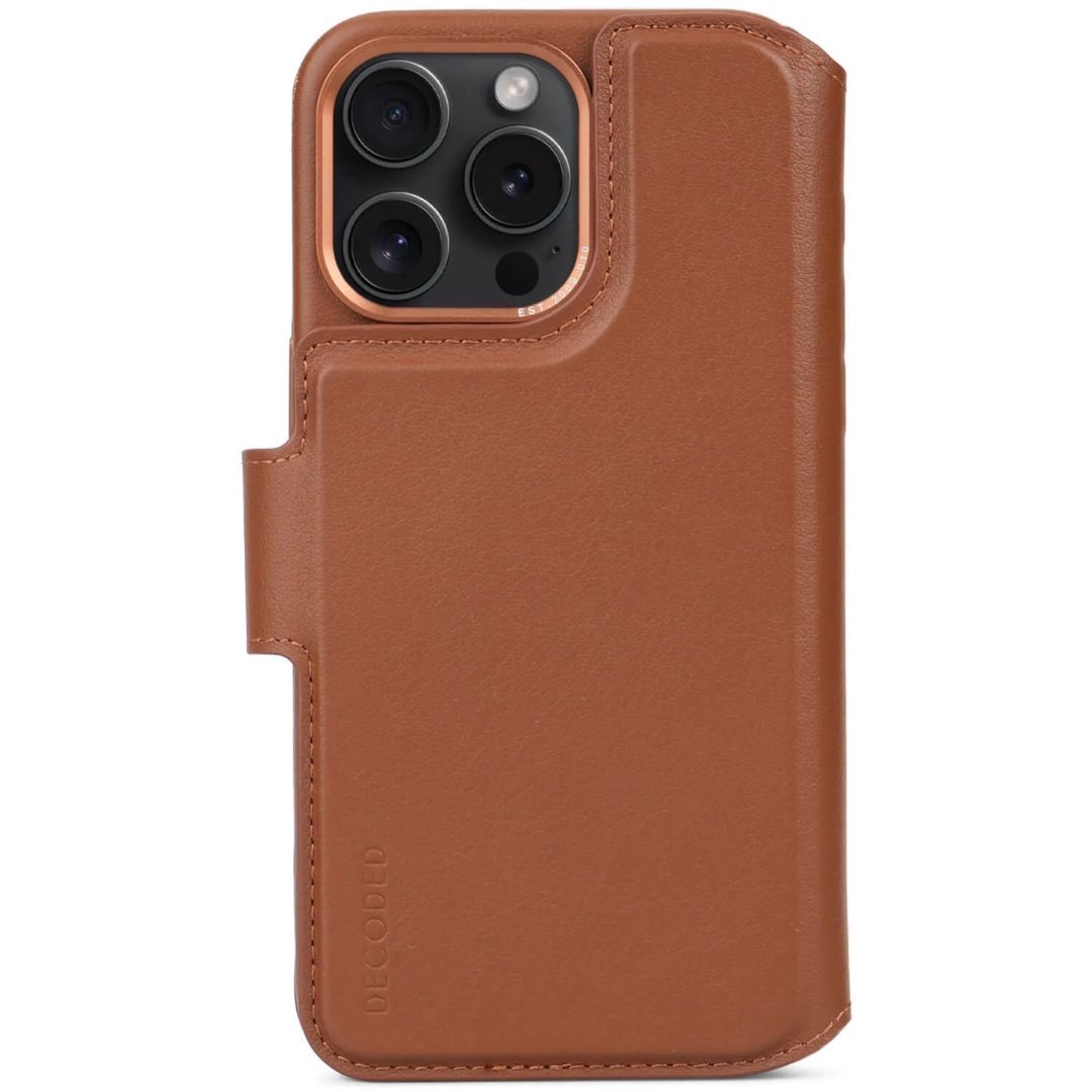 Decoded iPhone 15 Pro Case Leather Detachable Wallet Tan