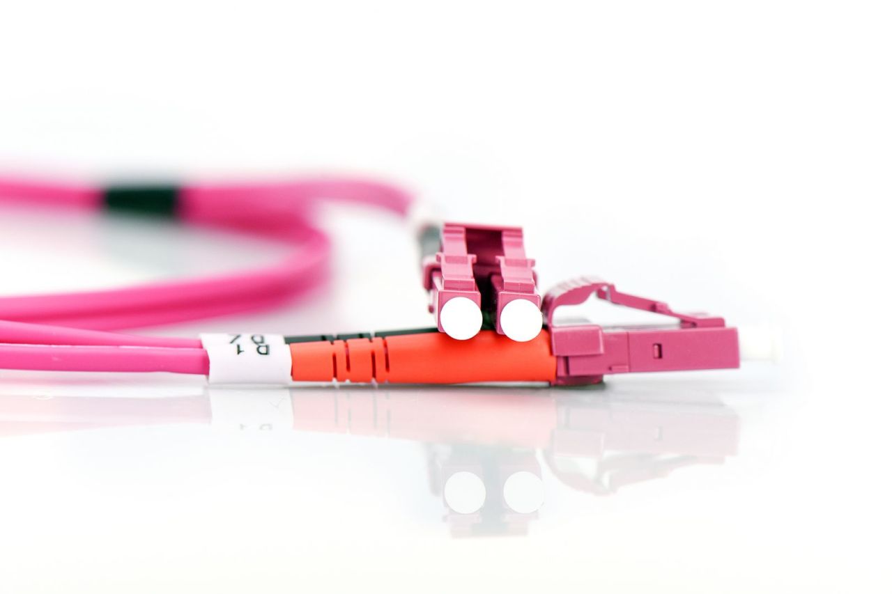 Digitus DK-2533-07-4 száloptikás kábel I-VH OM4 Violet Digitus DK-2533-07-4 száloptikás kábel I-VH OM4 Violet