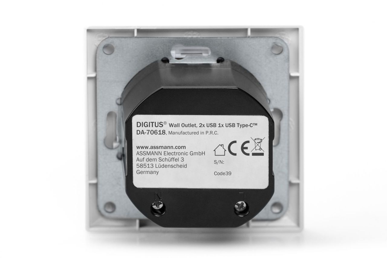 Digitus DA-70618 csatlakozóaljzat 2 x USB A + 1 x USB C White