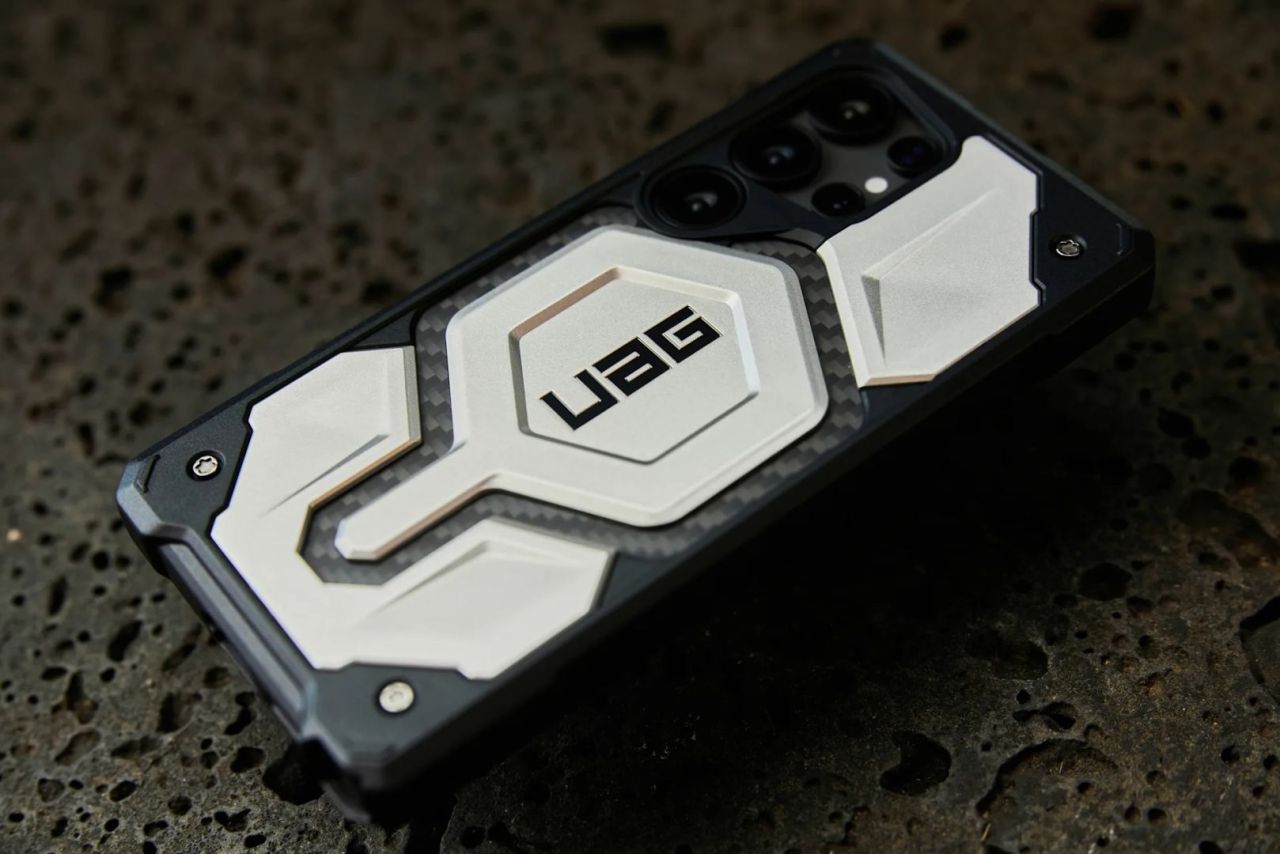 UAG Monarch Pro Samsung Galaxy S25 Ultra Crimson