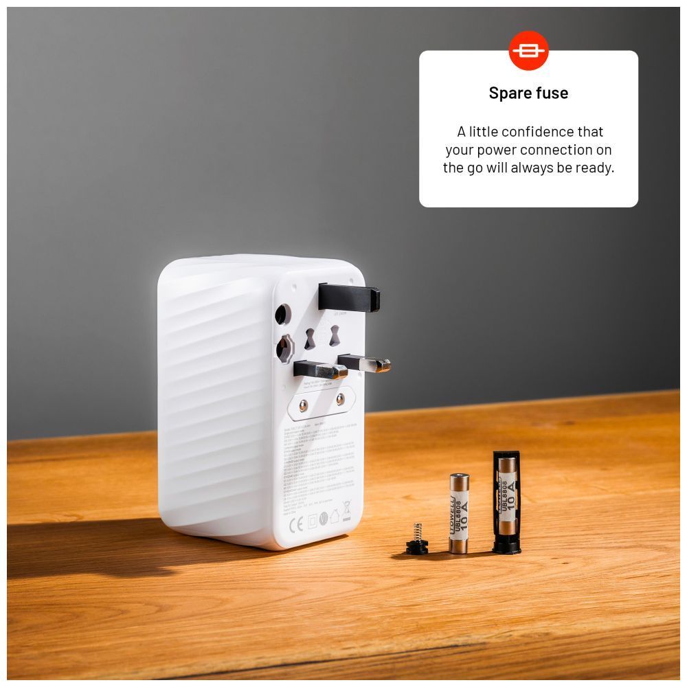 FIXED Voyager utazó adapter 3xUSB-C/1xUSB GaN 120W, fehér FIXED Voyager utazó adapter 3xUSB-C/1xUSB GaN 120W, fehér