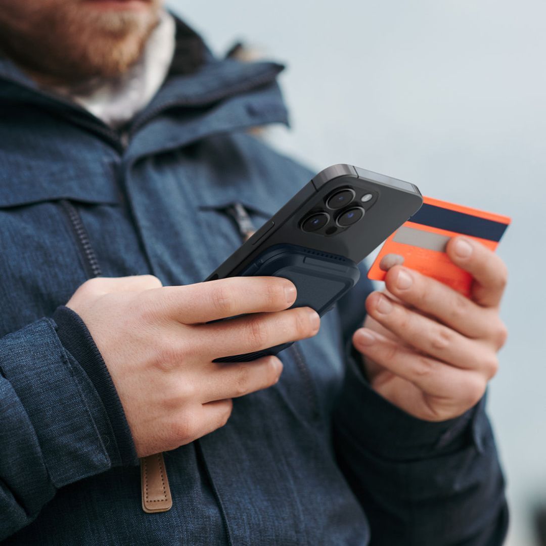 Spigen iPhone Lock Fit MagSafe Wallet Metal Slate Spigen iPhone Lock Fit MagSafe Wallet Metal Slate