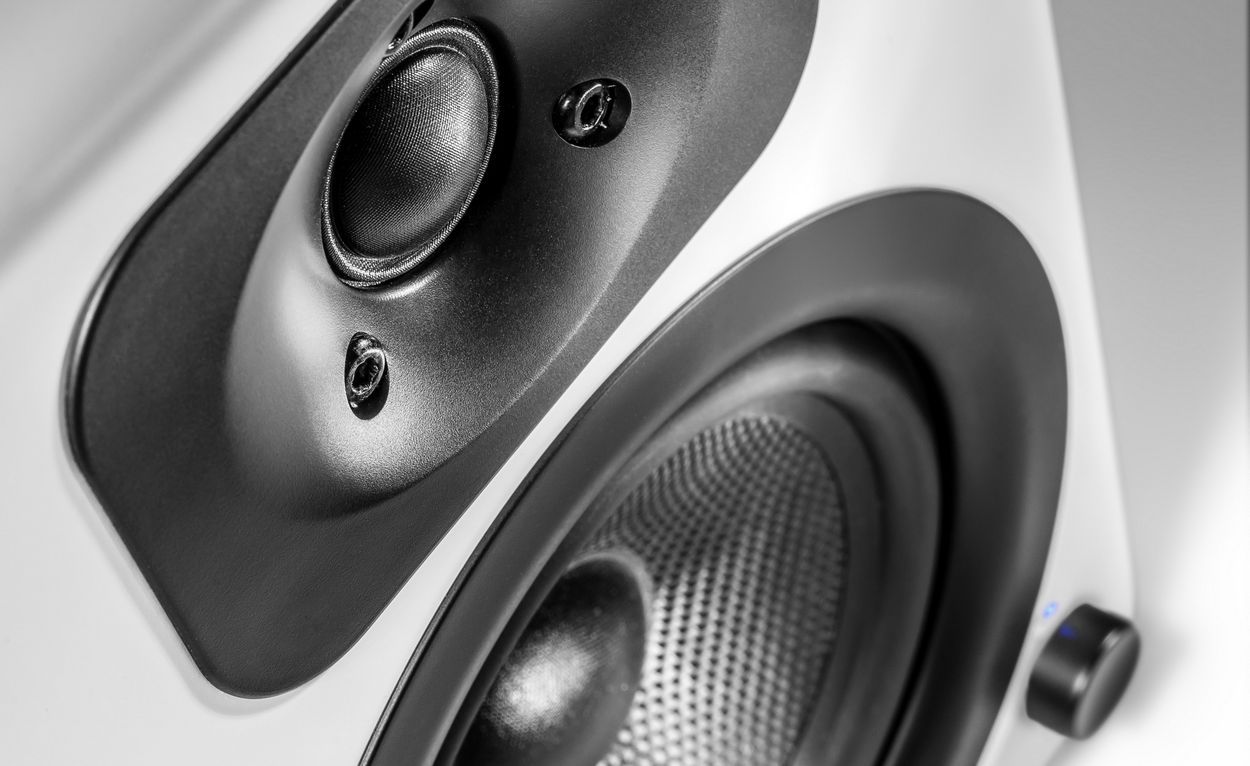 wavemaster Two Neo Bluetooth Speaker System Soft White wavemaster Two Neo Bluetooth Speaker System Soft White