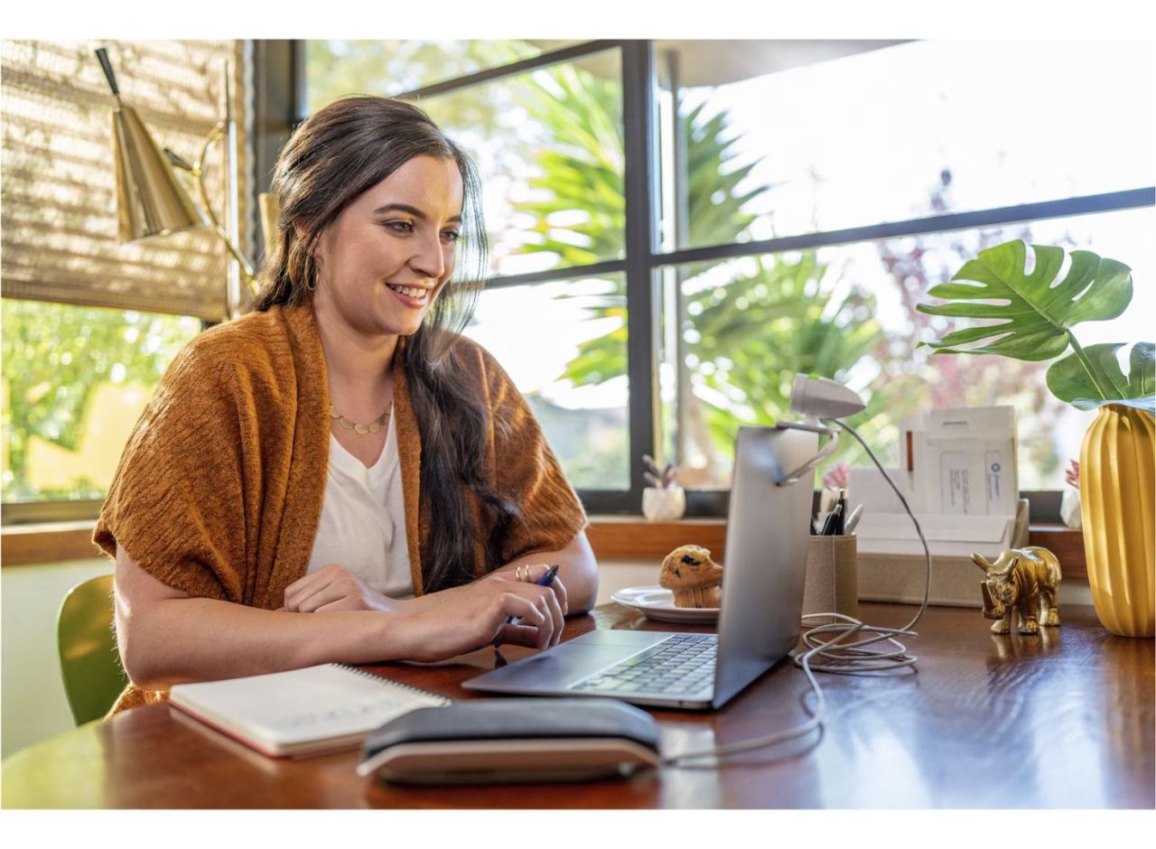 HP Poly Sync 10 Microsoft Teams Certified Speakerphone HP Poly Sync 10 Microsoft Teams Certified Speakerphone