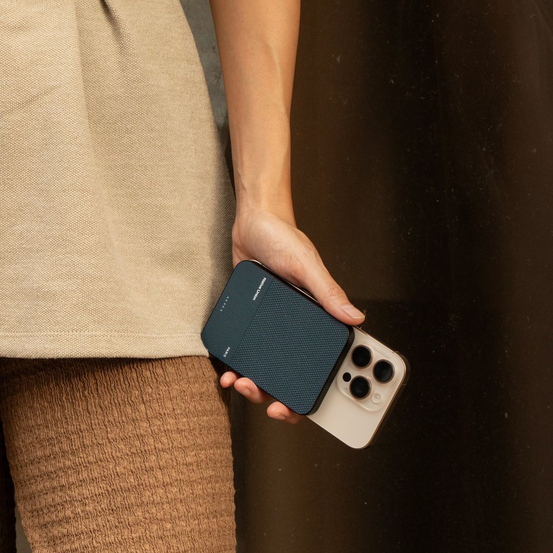 Native Union (Re)Classic Magnetic 5000mAh Power Bank Navy
