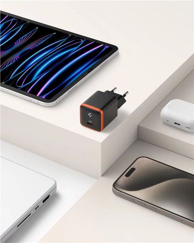 Spigen Essential 30W Wall Charger EE301EU Black Spigen Essential 30W Wall Charger EE301EU Black