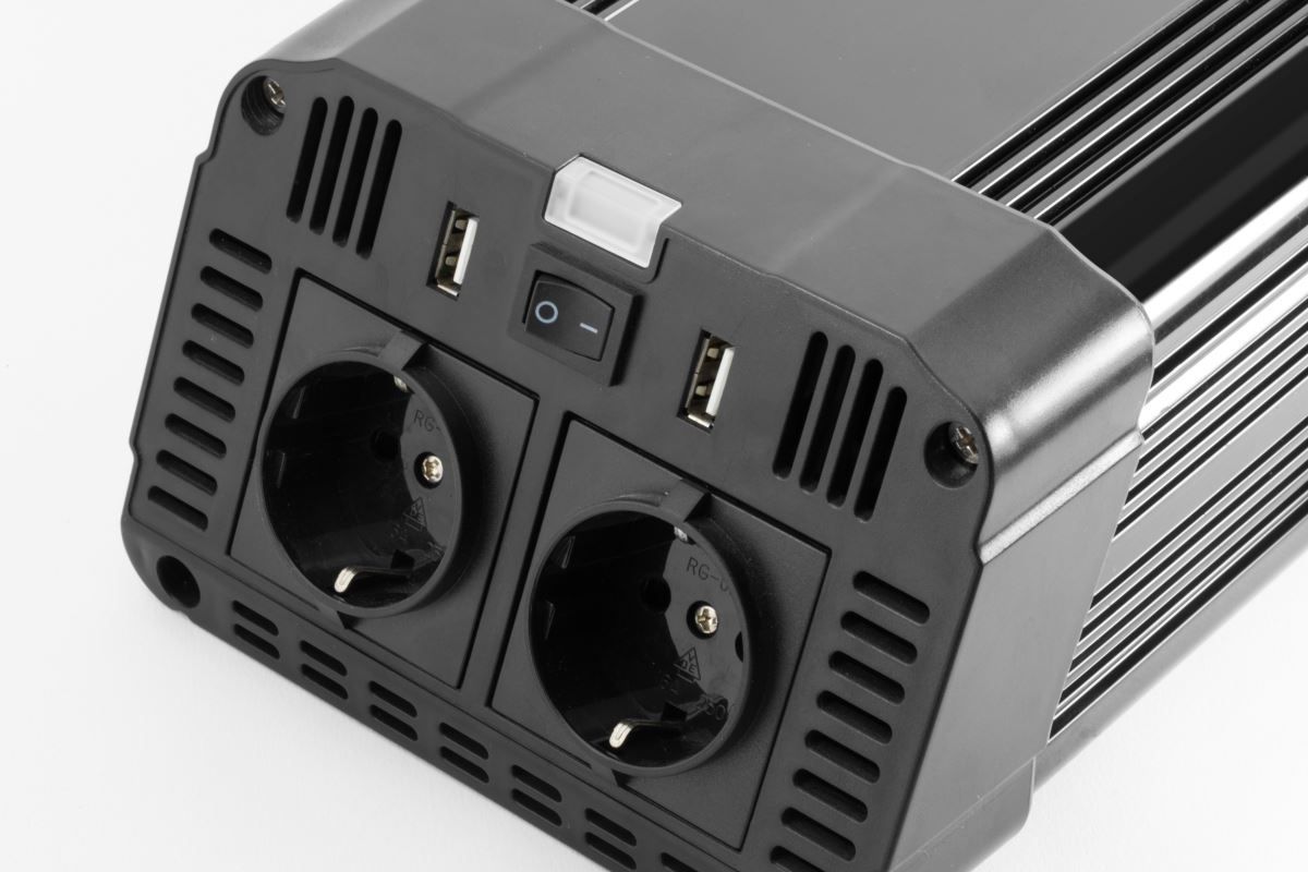 Technaxx TE16 Power Inverter 1200W Technaxx TE16 Power Inverter 1200W