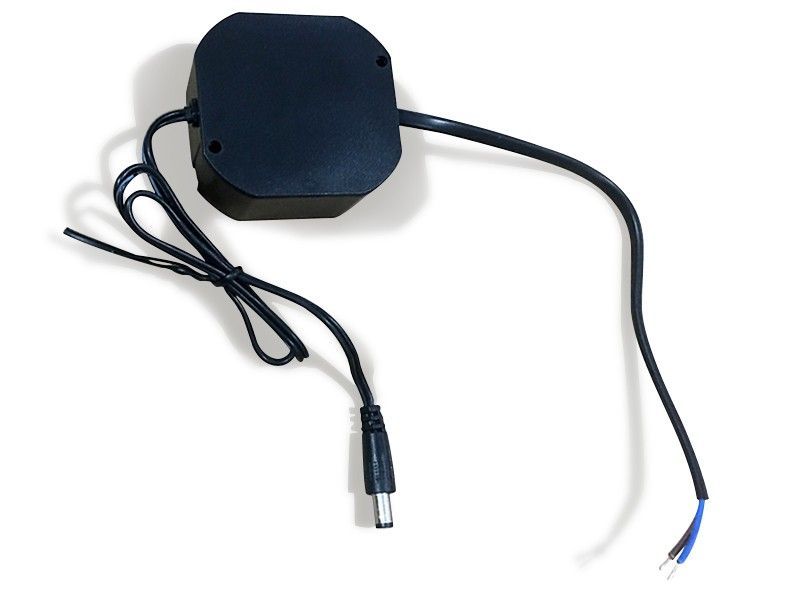 Nestron Tápegység csatlakozóval kamerákhoz kötődobozba; 12 V; 2 A; 24 W