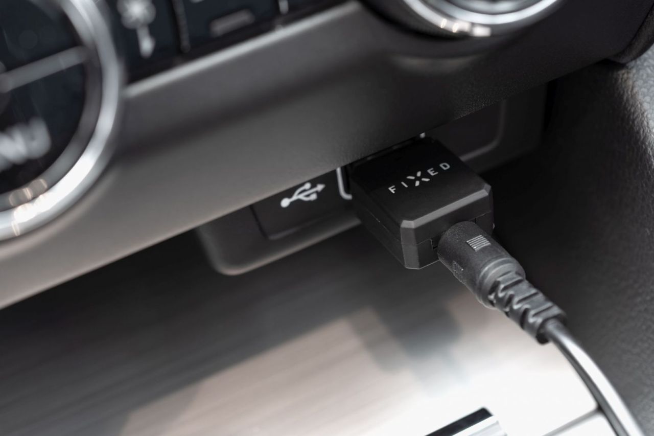 FIXED Signal Bluetooth 5.1 Audio Adapter, fekete FIXED Signal Bluetooth 5.1 Audio Adapter, fekete