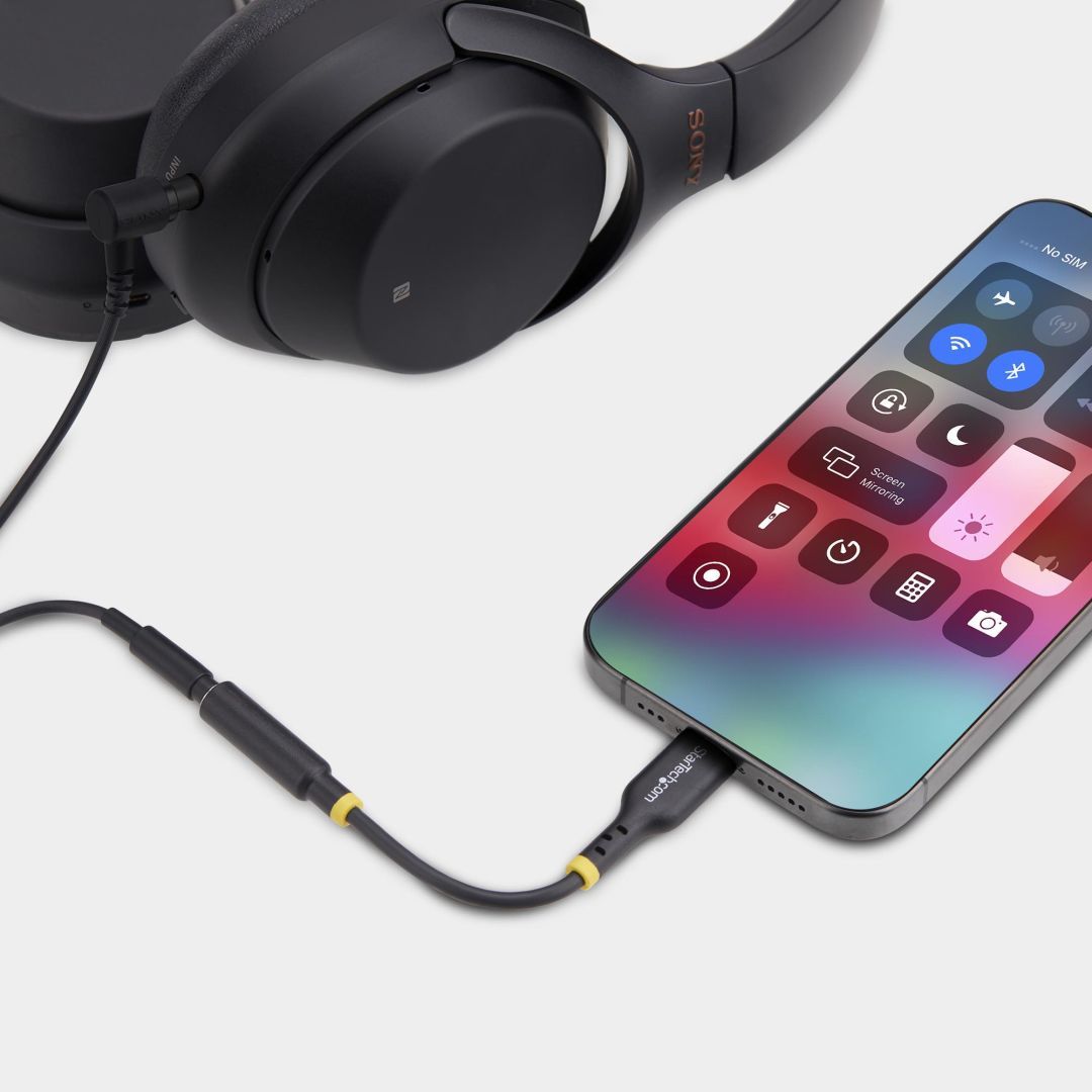 Startech USB-C to 3.5mm TRRS Headphone/Headset Jack Audio Adapter Black Startech USB-C to 3.5mm TRRS Headphone/Headset Jack Audio Adapter Black