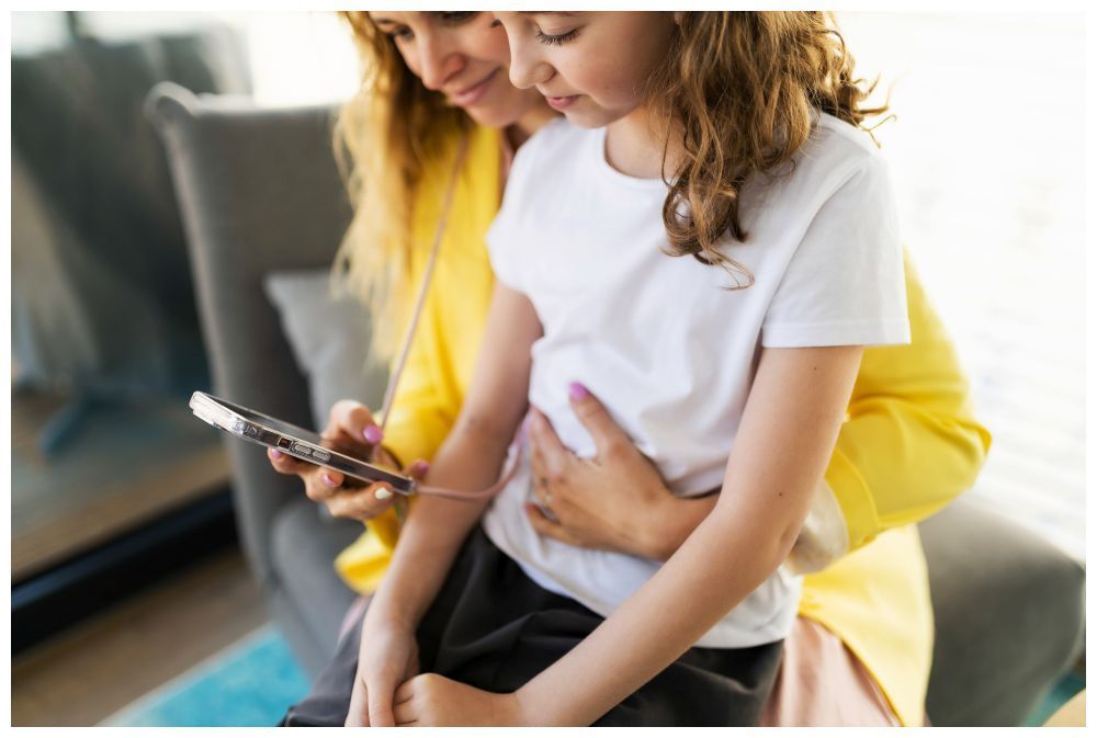 FIXED Pure Neck tok Apple iPhone 15 Plus telefonhoz, rózsaszín FIXED Pure Neck tok Apple iPhone 15 Plus telefonhoz, rózsaszín