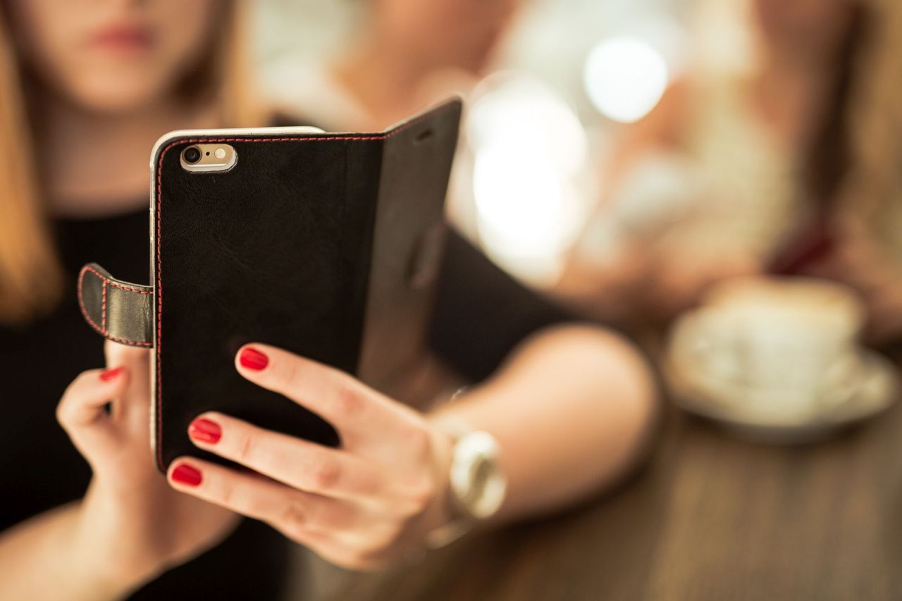 FIXED Wallet oldalranyíló telefontok FIT Apple iPhone 11 Pro Max, Fekete, Mobiltelefon Kiegészítő FIXED Wallet oldalranyíló telefontok FIT Apple iPhone 11 Pro Max, Fekete, Mobiltelefon Kiegészítő