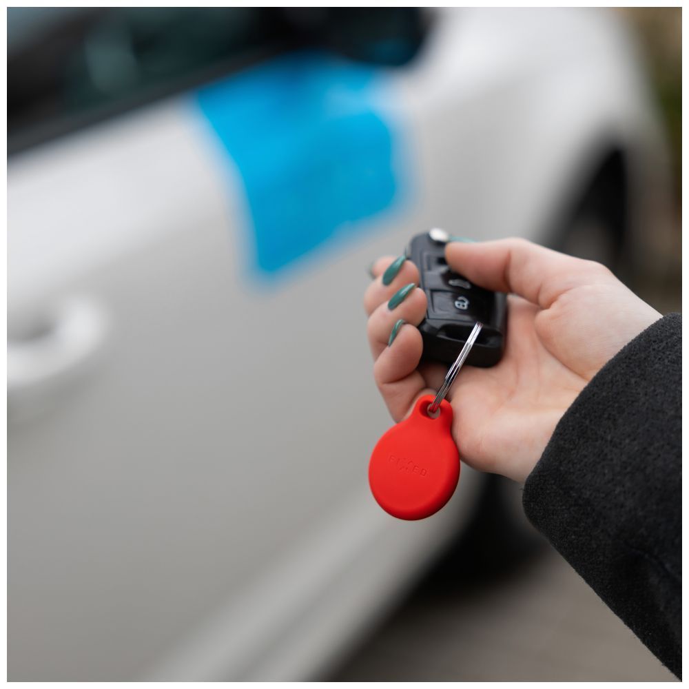 FIXED Silky szilikon tok Apple AirTag-hez, fehér FIXED Silky szilikon tok Apple AirTag-hez, fehér