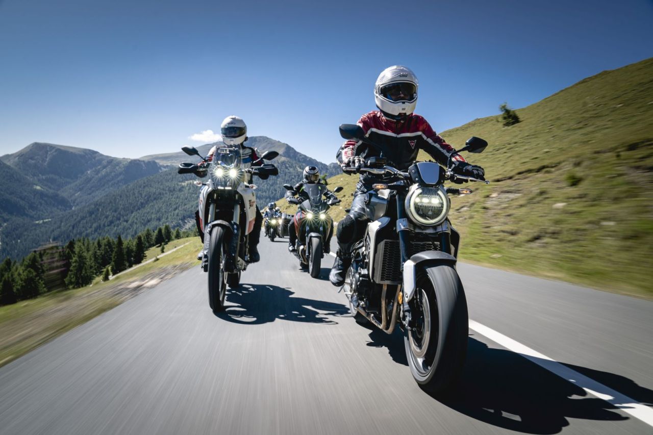 Interphone U-COM16 Bluetooth headset for closed and open helmets Twin Pack Interphone U-COM16 Bluetooth headset for closed and open helmets Twin Pack