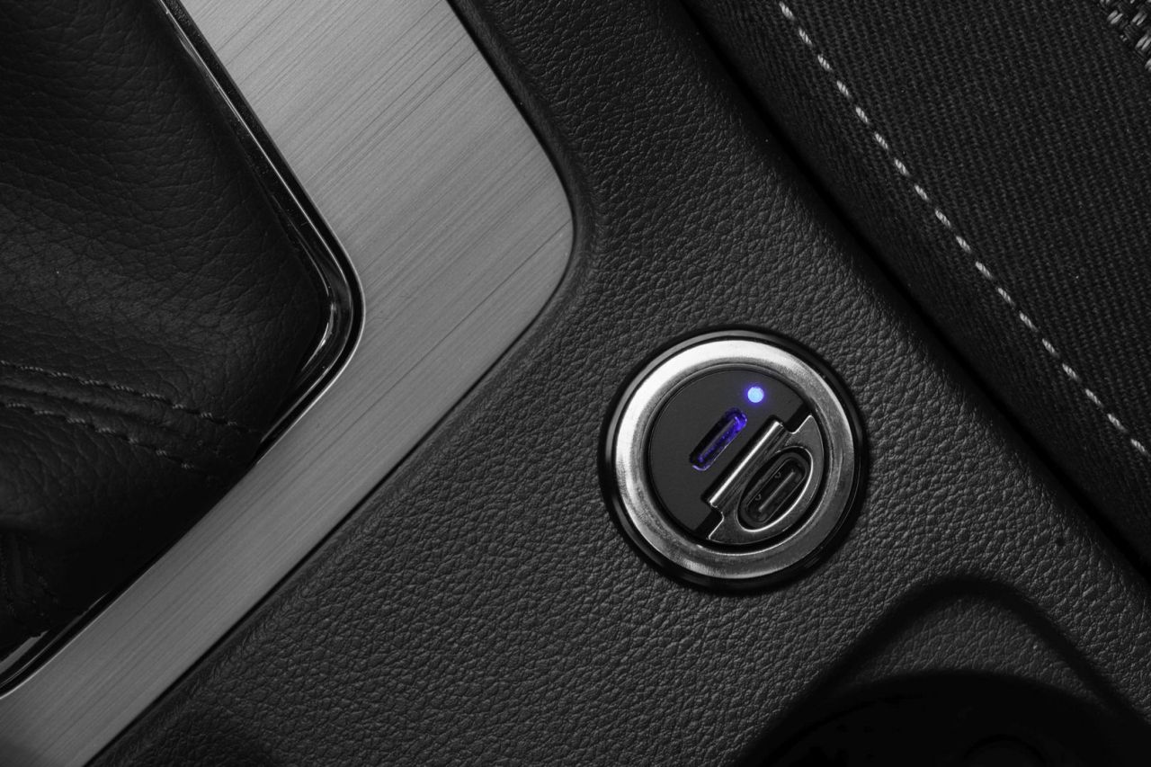 FIXED Dual USB-C autós töltő, 30W, fekete FIXED Dual USB-C autós töltő, 30W, fekete