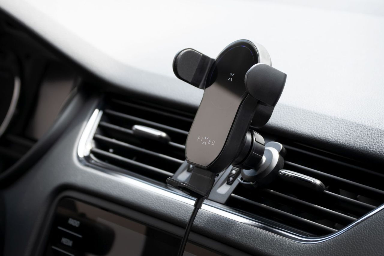 FIXED Autós tartó, wireless gyorstöltővel 15W, fekete