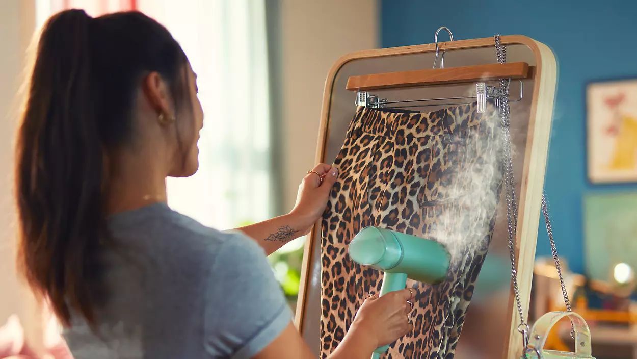 Philips Series 3000 STH3010/70 Kézi Gőzölő Green Philips Series 3000 STH3010/70 Kézi Gőzölő Green