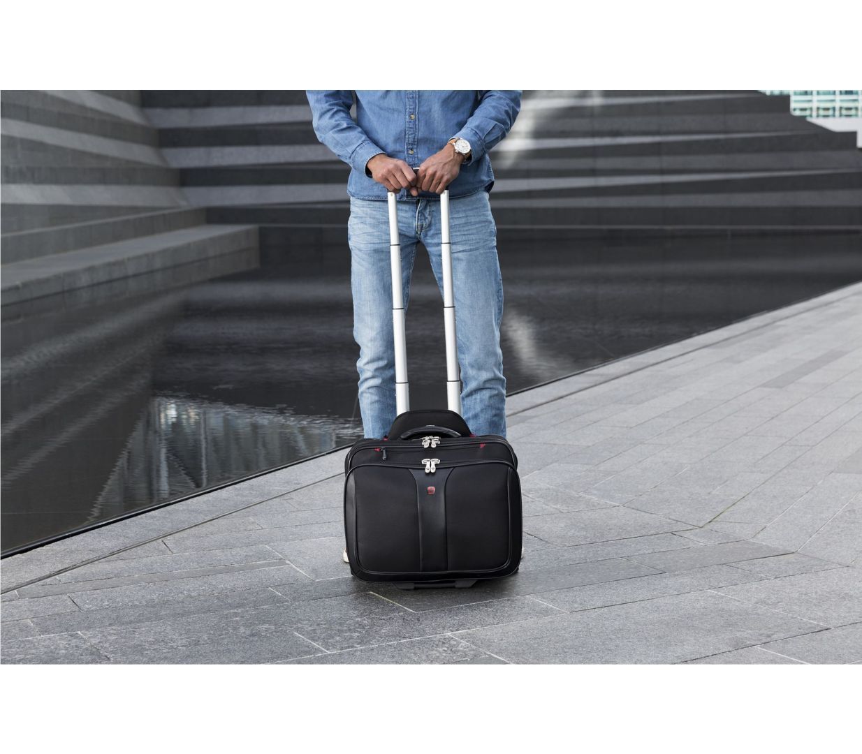 Wenger Patriot 2-Piece Business Set with Comp-U-Roller 17.3" Black Wenger Patriot 2-Piece Business Set with Comp-U-Roller 17.3" Black