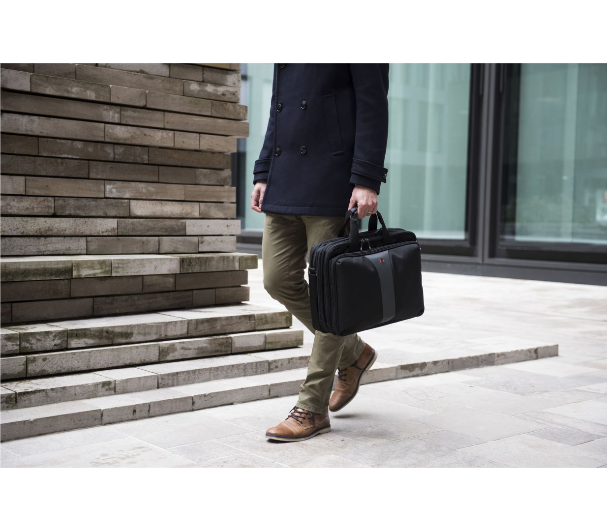 Wenger 16'' Double-Gusset Laptop Briefcase Black Wenger 16'' Double-Gusset Laptop Briefcase Black