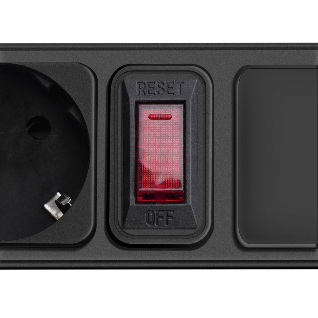 Akyga AK-SP-06B Túlfeszültségvédő Kapcsolóval 5DIN 3m Black Akyga AK-SP-06B Túlfeszültségvédő Kapcsolóval 5DIN 3m Black