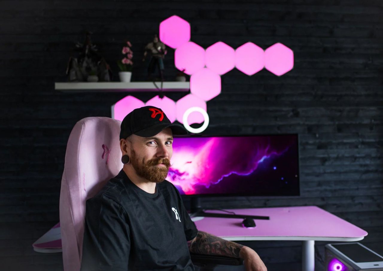 Arozzi Vernazza Supersoft Fabric Gaming Chair Pink Arozzi Vernazza Supersoft Fabric Gaming Chair Pink