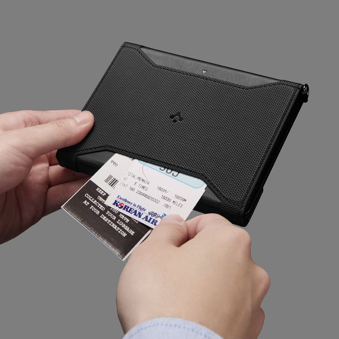 Spigen Universal Passport Holder Black Spigen Universal Passport Holder Black