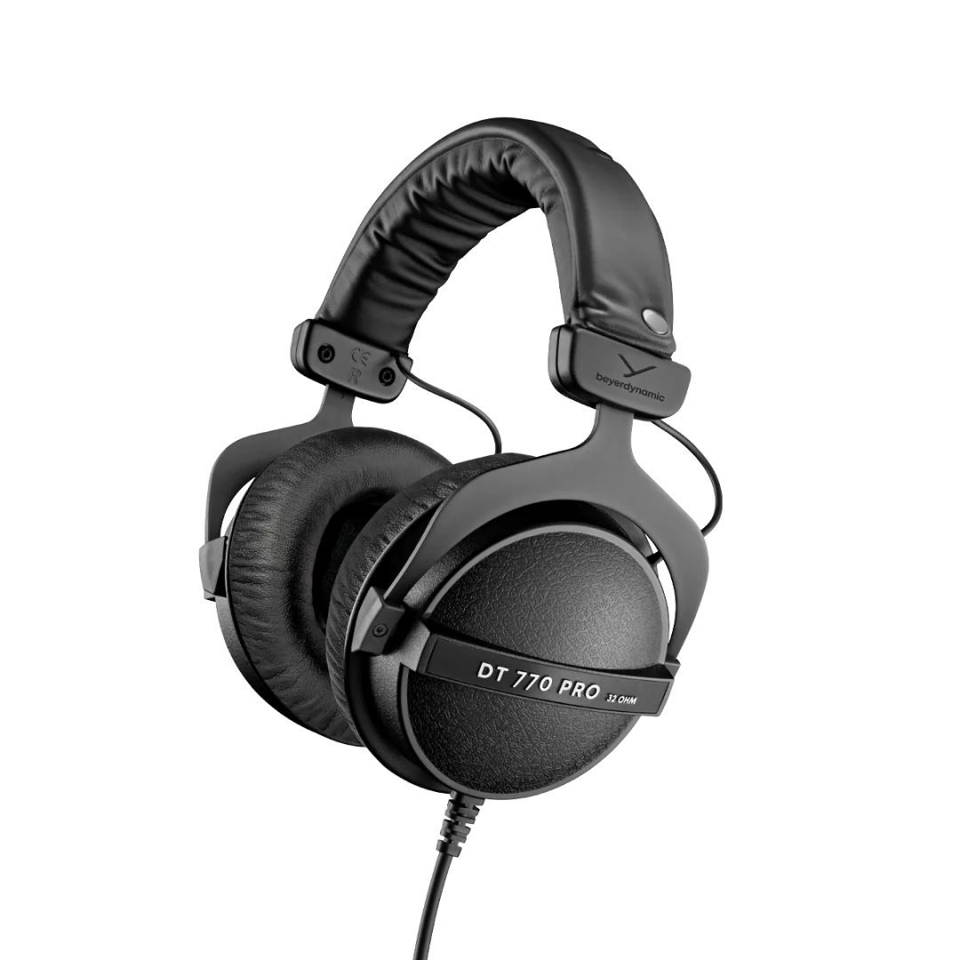 Beyerdynamic DT 770 Pro (32 ohms) (B-Stock) Headphones Black Beyerdynamic DT 770 Pro (32 ohms) (B-Stock) Headphones Black