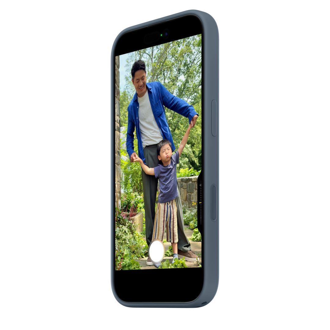 Apple iPhone 17 Silicone Case with MagSafe Anchor Blue Apple iPhone 17 Silicone Case with MagSafe Anchor Blue