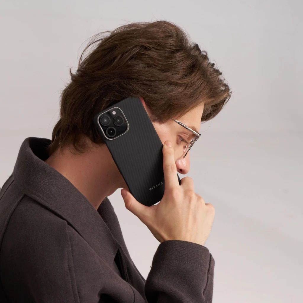 Pitaka Ultra-Slim Case for iPhone 16 Plus Black/Grey Twill Pitaka Ultra-Slim Case for iPhone 16 Plus Black/Grey Twill