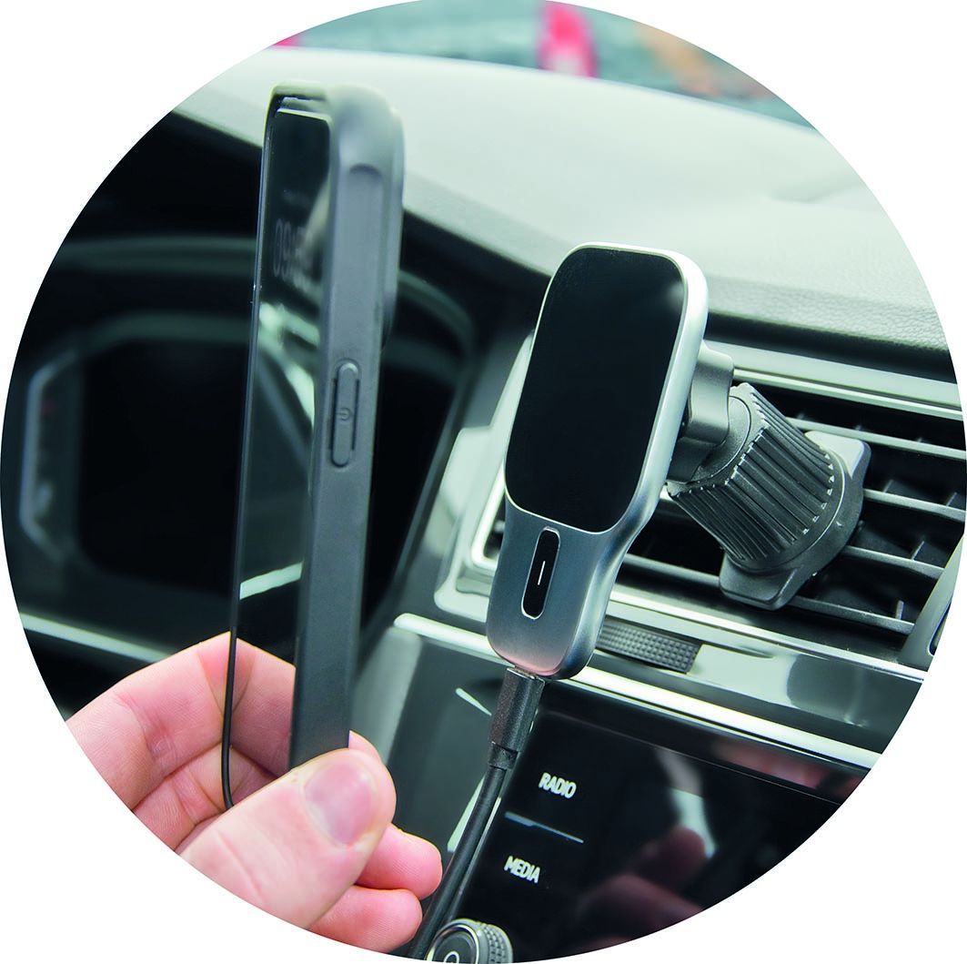 2GO Wireless Car Magnetic Holder with MagSafe Black