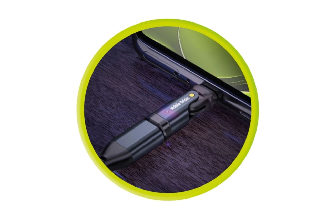 Mobile Origin 240W USB-C Rotation Adapter Black