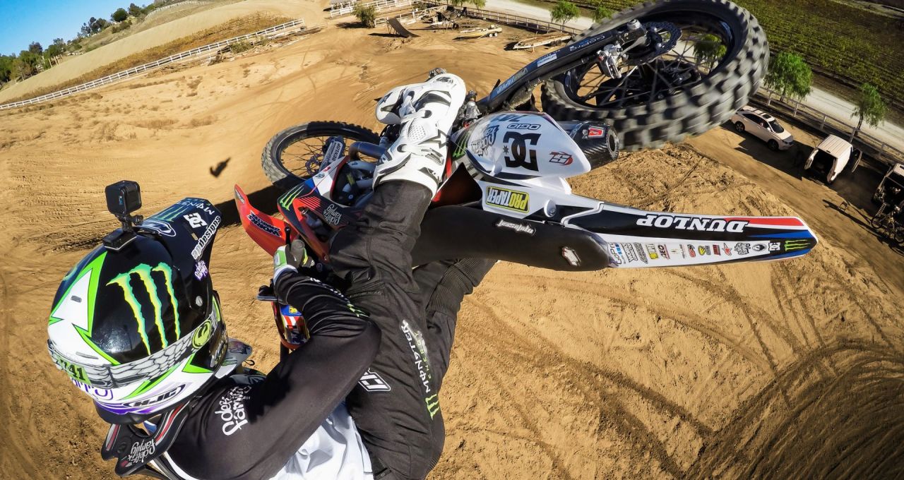 GoPro Curved + Flat Adhesive Mounts GoPro Curved + Flat Adhesive Mounts