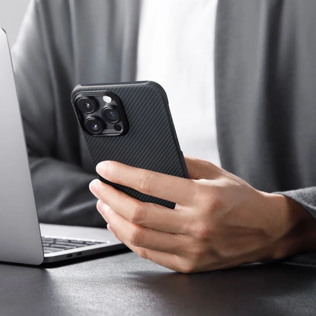 Pitaka MagEZ 4 600D case for iPhone 15 Pro Black/Grey Twill Pitaka MagEZ 4 600D case for iPhone 15 Pro Black/Grey Twill