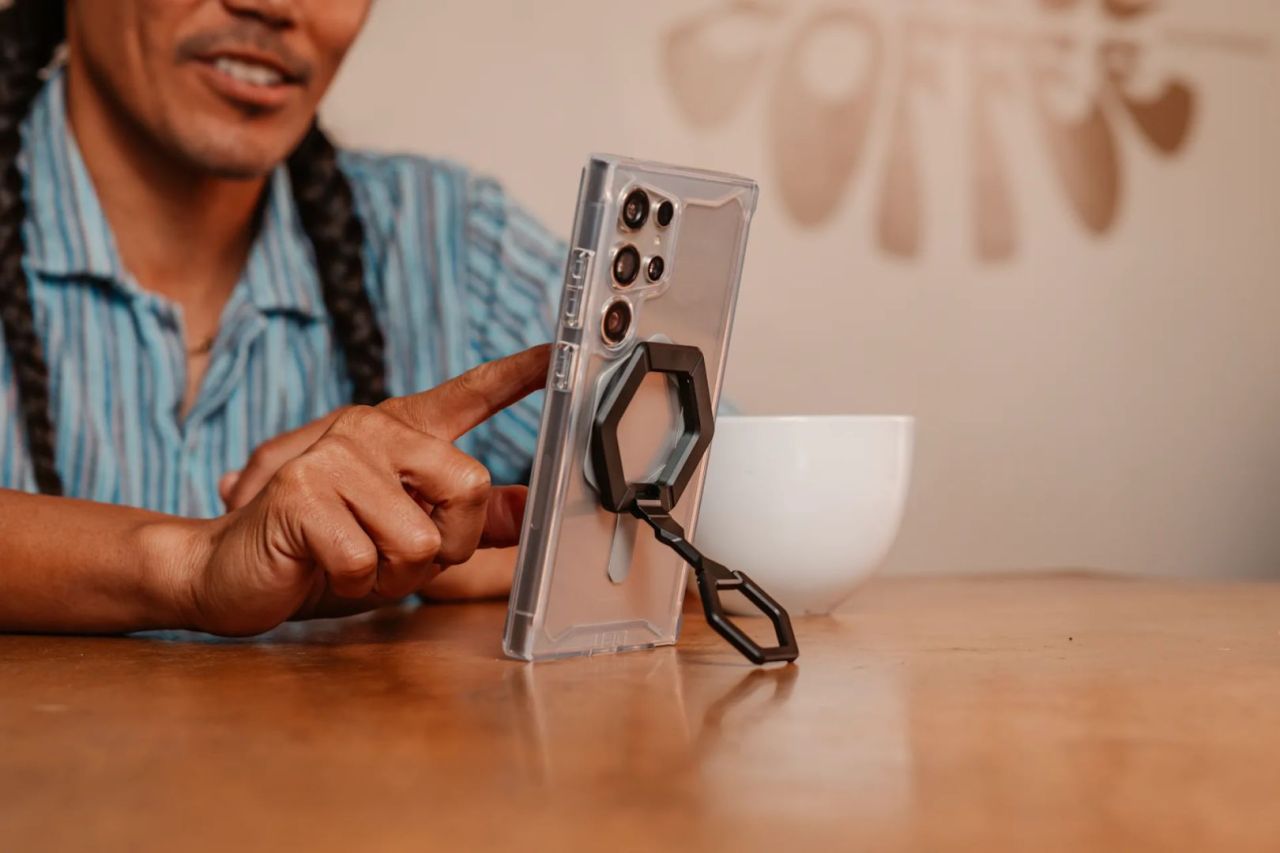 UAG Magnetic Ring Stand Black UAG Magnetic Ring Stand Black