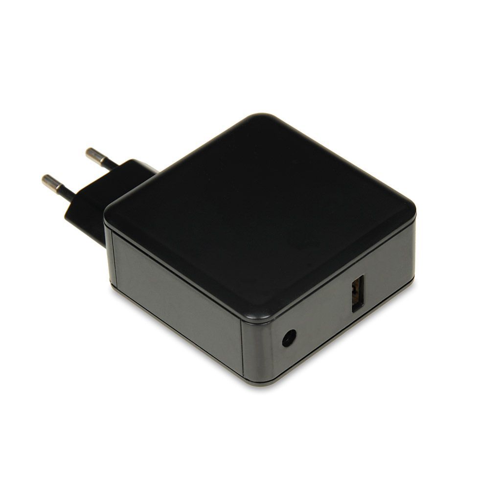 iBox IUZ65WA 18,5-20,5V / 3,5A 65W univerzális hálózati notebook töltő iBox IUZ65WA 18,5-20,5V / 3,5A 65W univerzális hálózati notebook töltő