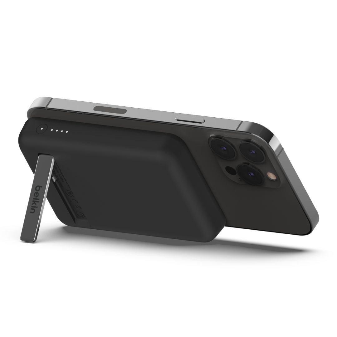 Belkin BPD004BTBK BoostCharge Magnetic Wireless 5000mAh PowerBank + Stand Black Belkin BPD004BTBK BoostCharge Magnetic Wireless 5000mAh PowerBank + Stand Black