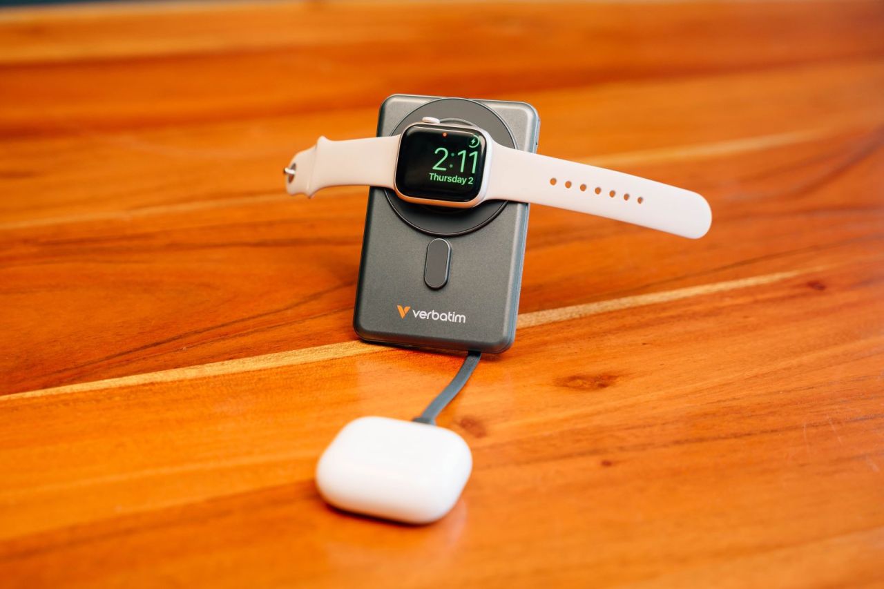 Verbatim Charge ''n'' Go Two Cable 10000mAh PowerBank Grey Verbatim Charge ''n'' Go Two Cable 10000mAh PowerBank Grey