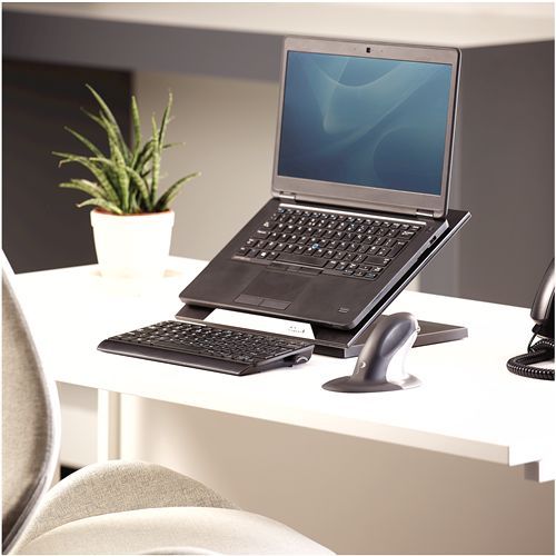 Fellowes Penguin Ambidextrous Vertical Small Wireless Mouse Black/Silver Fellowes Penguin Ambidextrous Vertical Small Wireless Mouse Black/Silver